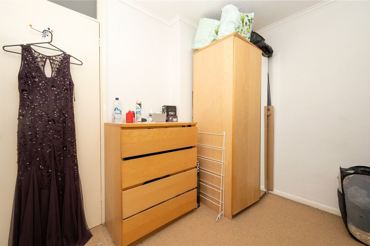 2 Bedroom Apartment Sold Subject to Contract in Cedar Court, St. Albans, Hertfordshire - View 8 - Collinson Hall