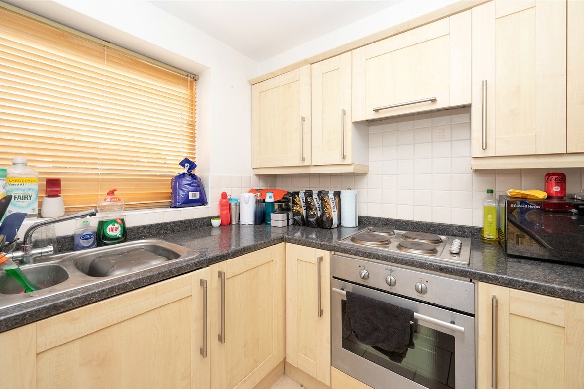 2 Bedroom Apartment Sold Subject to Contract in Cedar Court, St. Albans, Hertfordshire - View 7 - Collinson Hall