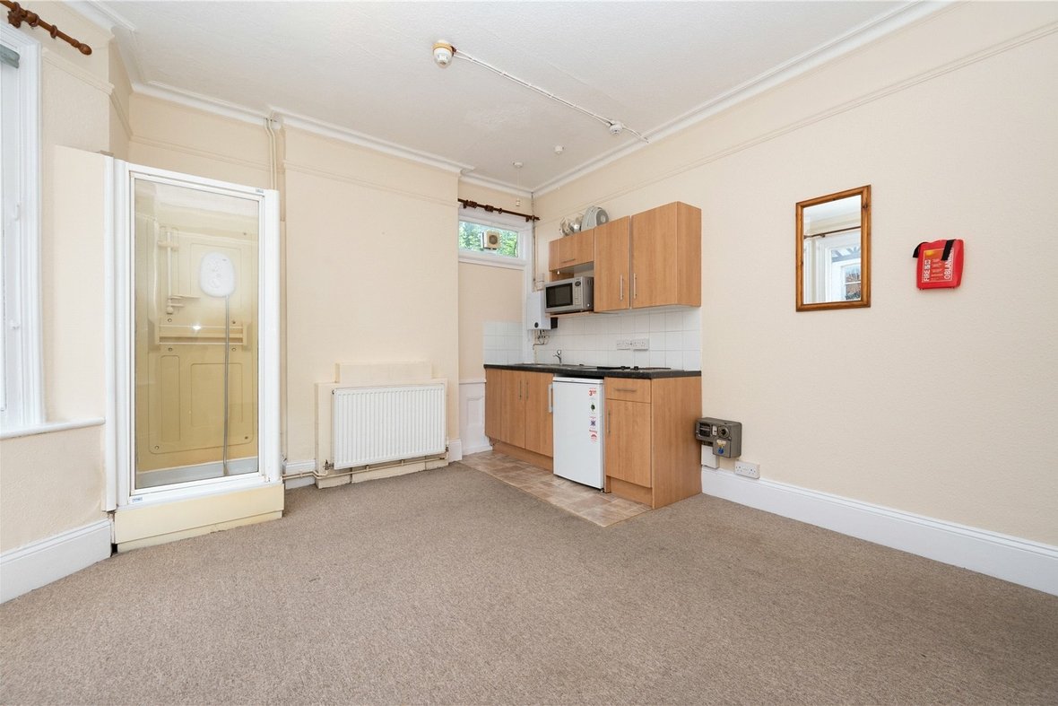 1 Bedroom Apartment Let AgreedApartment Let Agreed in Britton Avenue, St. Albans, Hertfordshire - View 3 - Collinson Hall