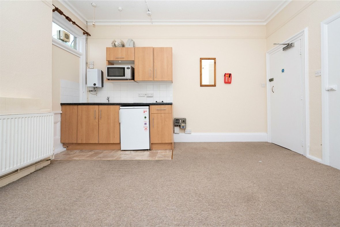 1 Bedroom Apartment Let in Britton Avenue, St. Albans, Hertfordshire - View 5 - Collinson Hall