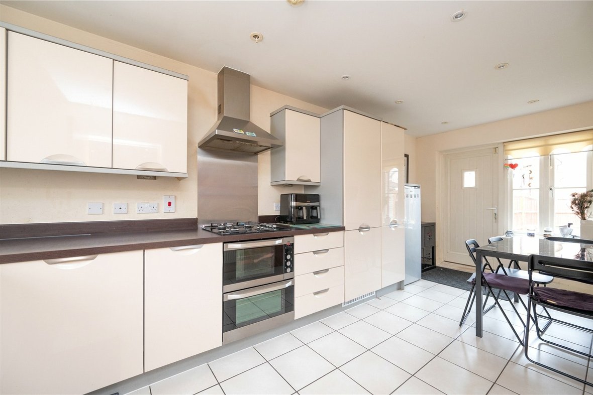 4 Bedroom House For SaleHouse For Sale in Frederick Place, Frogmore, St. Albans - View 2 - Collinson Hall