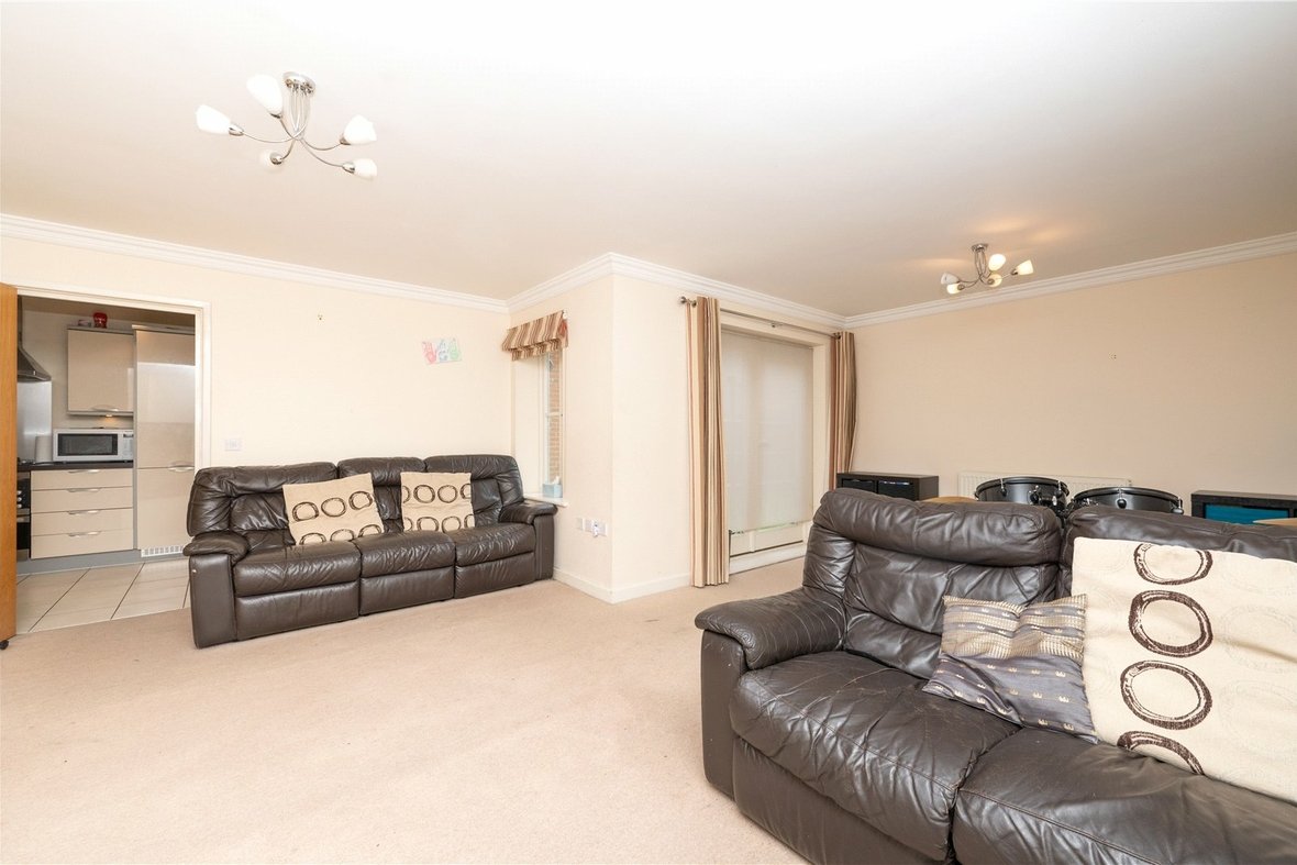 4 Bedroom House For Sale in Curo Park, Frogmore, St. Albans - View 5 - Collinson Hall