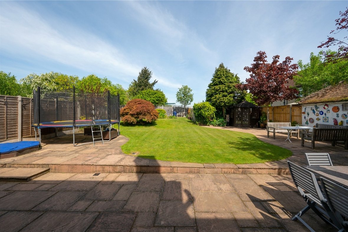4 Bedroom House For Sale in Nightingale Lane, St. Albans, Hertfordshire - View 5 - Collinson Hall