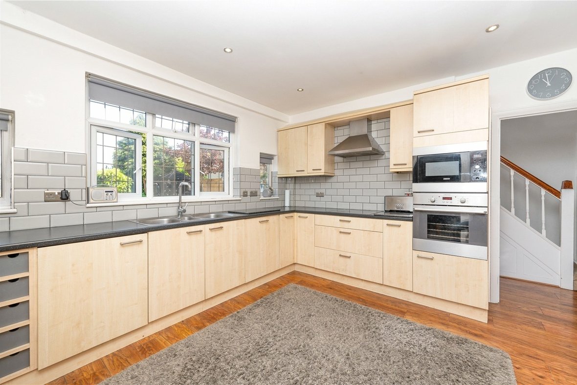 4 Bedroom House For Sale in Nightingale Lane, St. Albans, Hertfordshire - View 4 - Collinson Hall