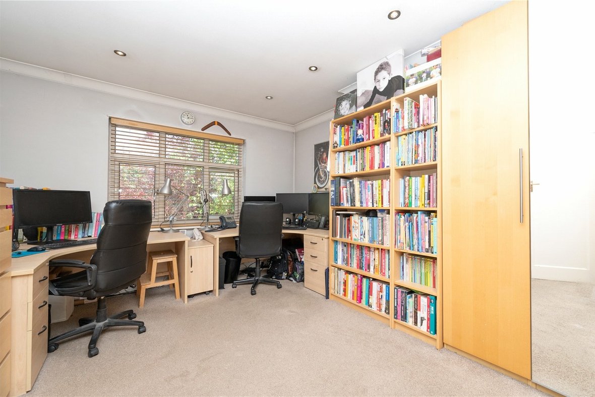 4 Bedroom House For Sale in Nightingale Lane, St. Albans, Hertfordshire - View 11 - Collinson Hall