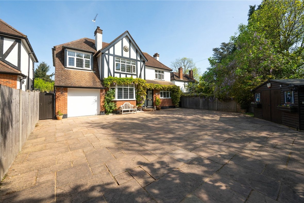 4 Bedroom House For Sale in Nightingale Lane, St. Albans, Hertfordshire - View 14 - Collinson Hall