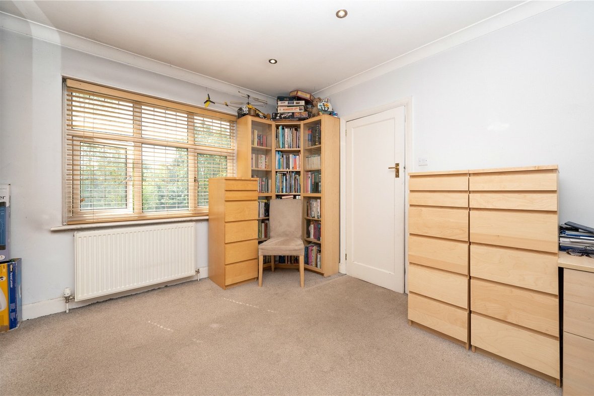 4 Bedroom House For Sale in Nightingale Lane, St. Albans, Hertfordshire - View 22 - Collinson Hall