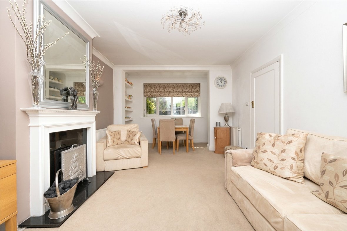 4 Bedroom House For Sale in Nightingale Lane, St. Albans, Hertfordshire - View 6 - Collinson Hall
