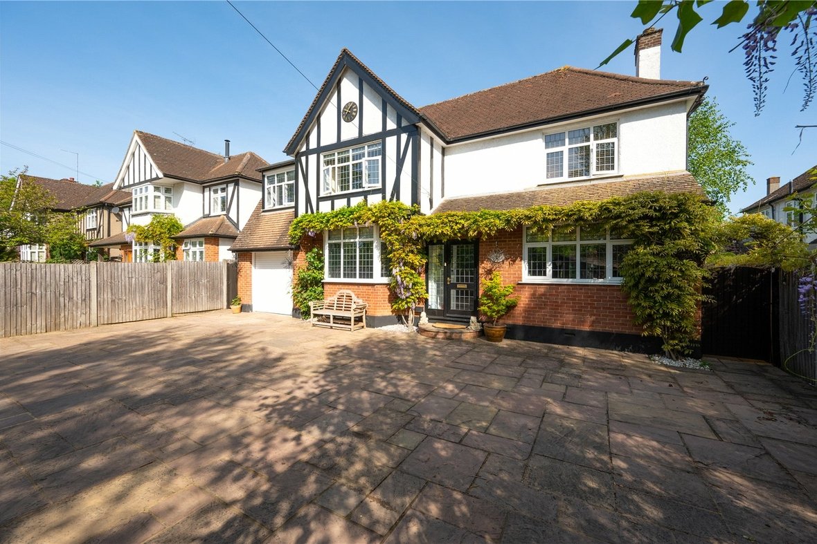 4 Bedroom House For Sale in Nightingale Lane, St. Albans, Hertfordshire - View 15 - Collinson Hall