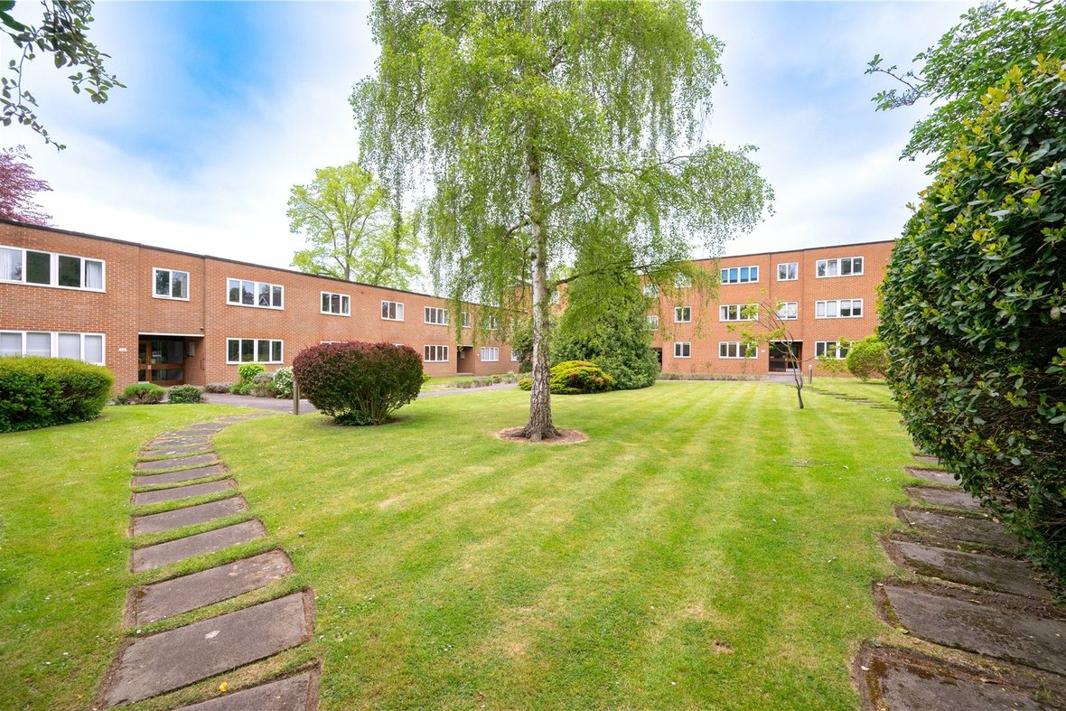 2 Bedroom Apartment Sold Subject to Contract in Hillside Road, St. Albans, Hertfordshire - View 13 - Collinson Hall