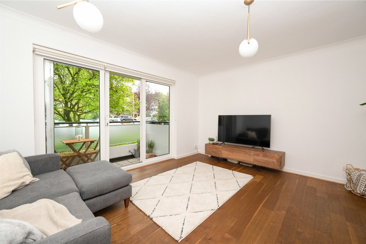 2 Bedroom Apartment Sold Subject to Contract in Hillside Road, St. Albans, Hertfordshire - View 4 - Collinson Hall