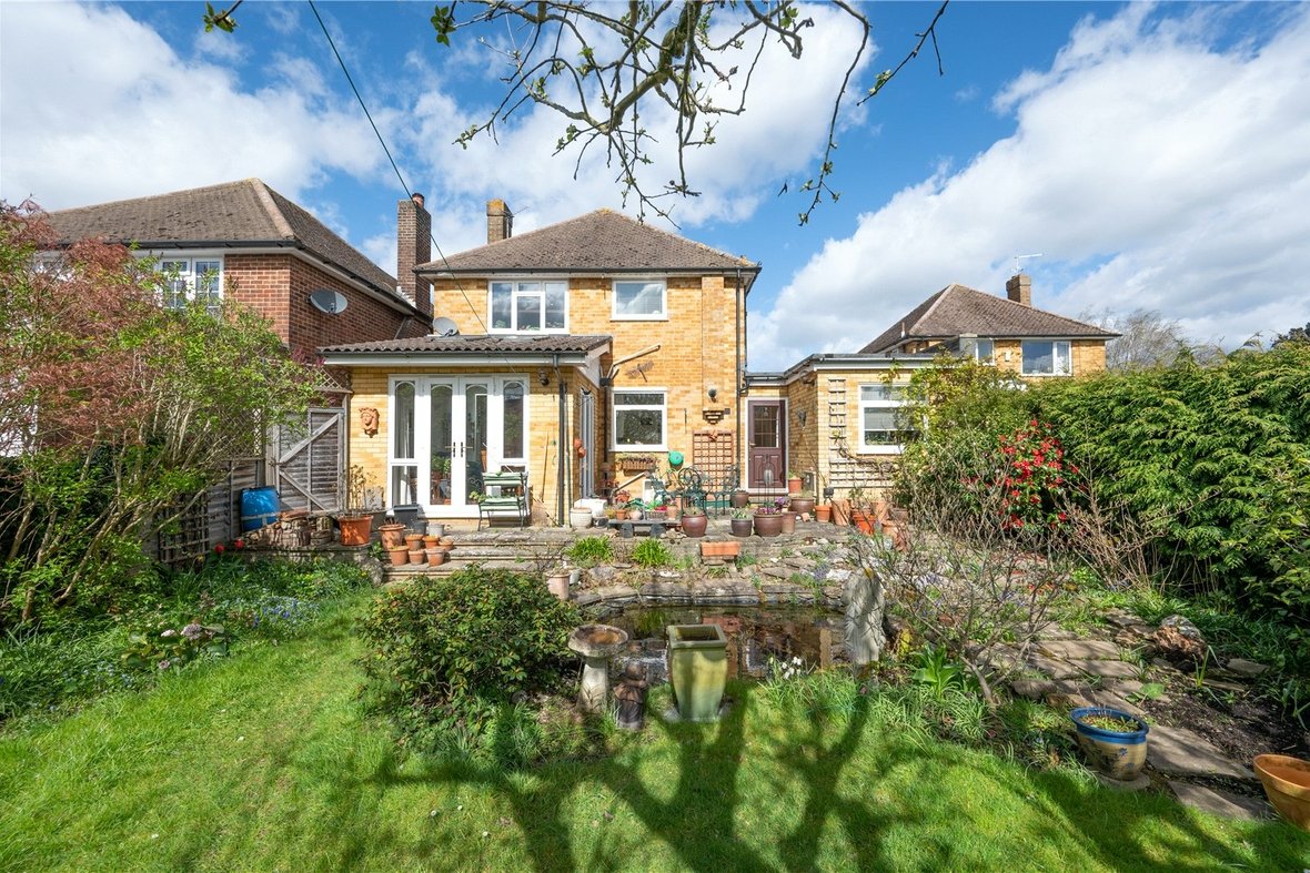 3 Bedroom House Sold Subject to Contract in Cherry Hill, St. Albans, Hertfordshire - View 9 - Collinson Hall