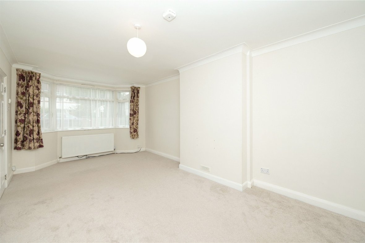 4 Bedroom House LetHouse Let in Oakwood Drive, St. Albans, Hertfordshire - View 4 - Collinson Hall
