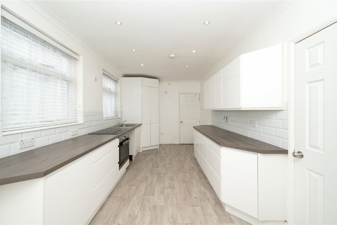 4 Bedroom House LetHouse Let in Oakwood Drive, St. Albans, Hertfordshire - View 2 - Collinson Hall