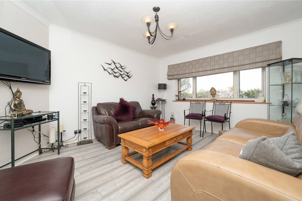 2 Bedroom Apartment,maisonette For Sale in Oakwood Road, Bricket Wood, St. Albans - View 1 - Collinson Hall