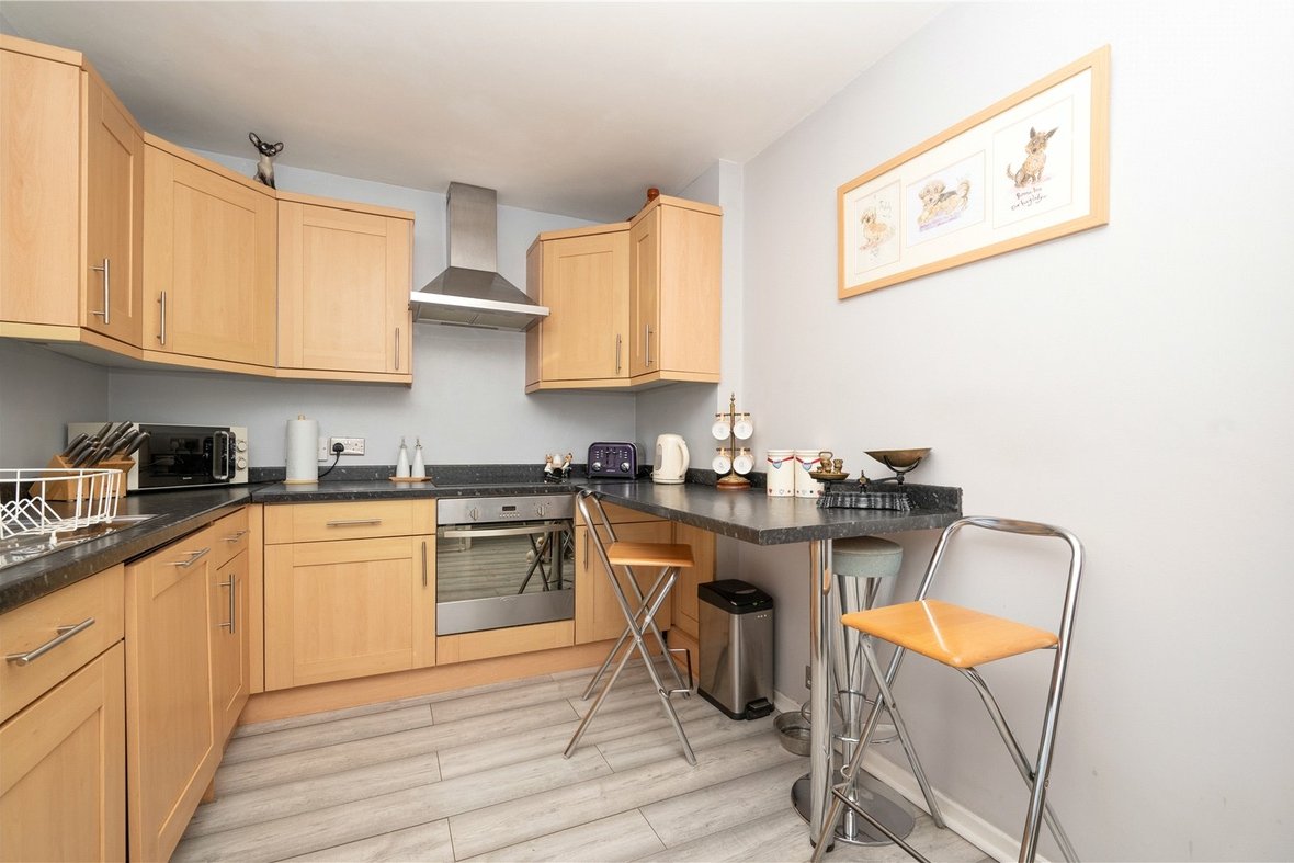 2 Bedroom Apartment,maisonette For Sale in Oakwood Road, Bricket Wood, St. Albans - View 2 - Collinson Hall
