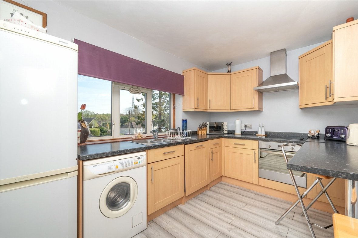 2 Bedroom Apartment,maisonette For Sale in Oakwood Road, Bricket Wood, St. Albans - View 3 - Collinson Hall