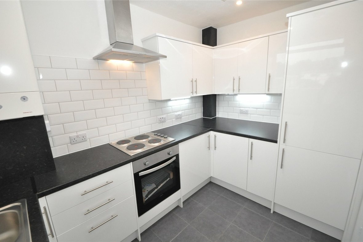2 Bedroom Apartment Let Agreed in New House Park, St. Albans, Hertfordshire - View 1 - Collinson Hall