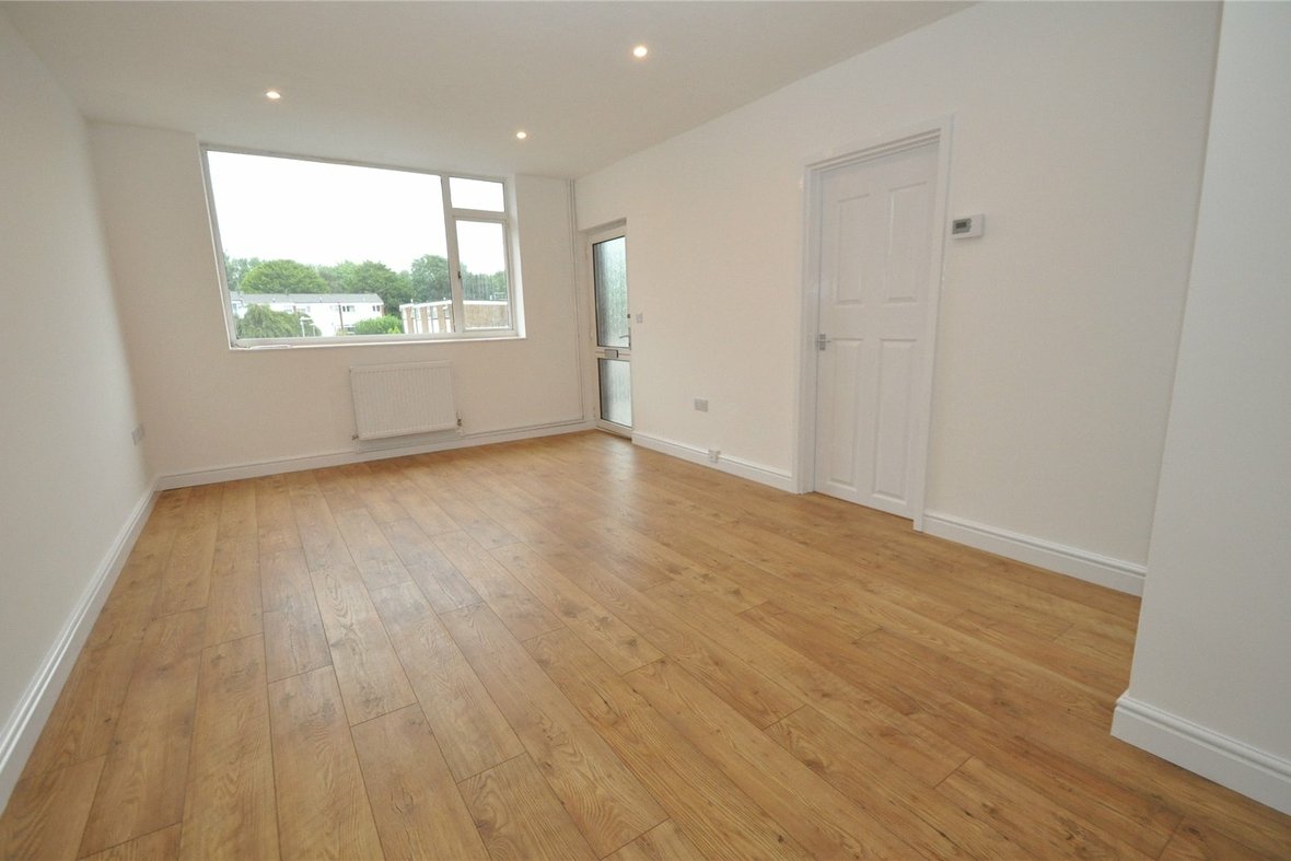 2 Bedroom Apartment Let Agreed in New House Park, St. Albans, Hertfordshire - View 2 - Collinson Hall