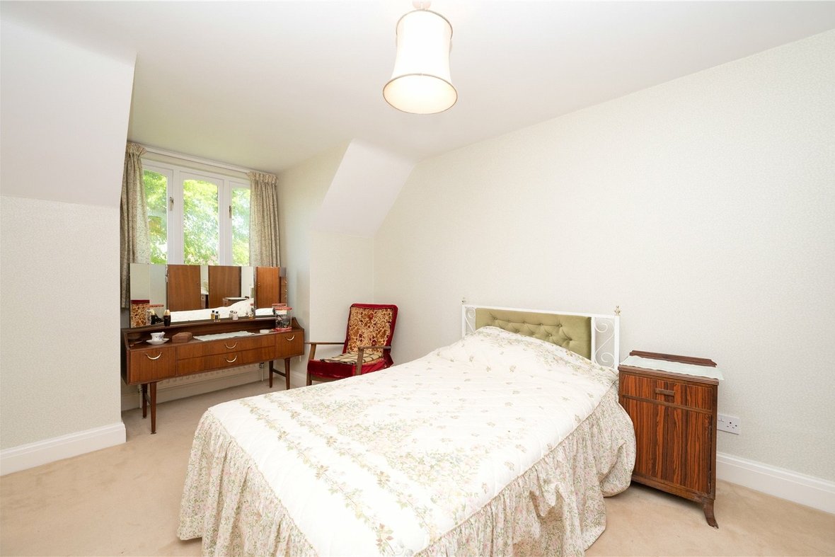 3 Bedroom Bungalow New Instruction in Ragged Hall Lane, St. Albans, Hertfordshire - View 7 - Collinson Hall