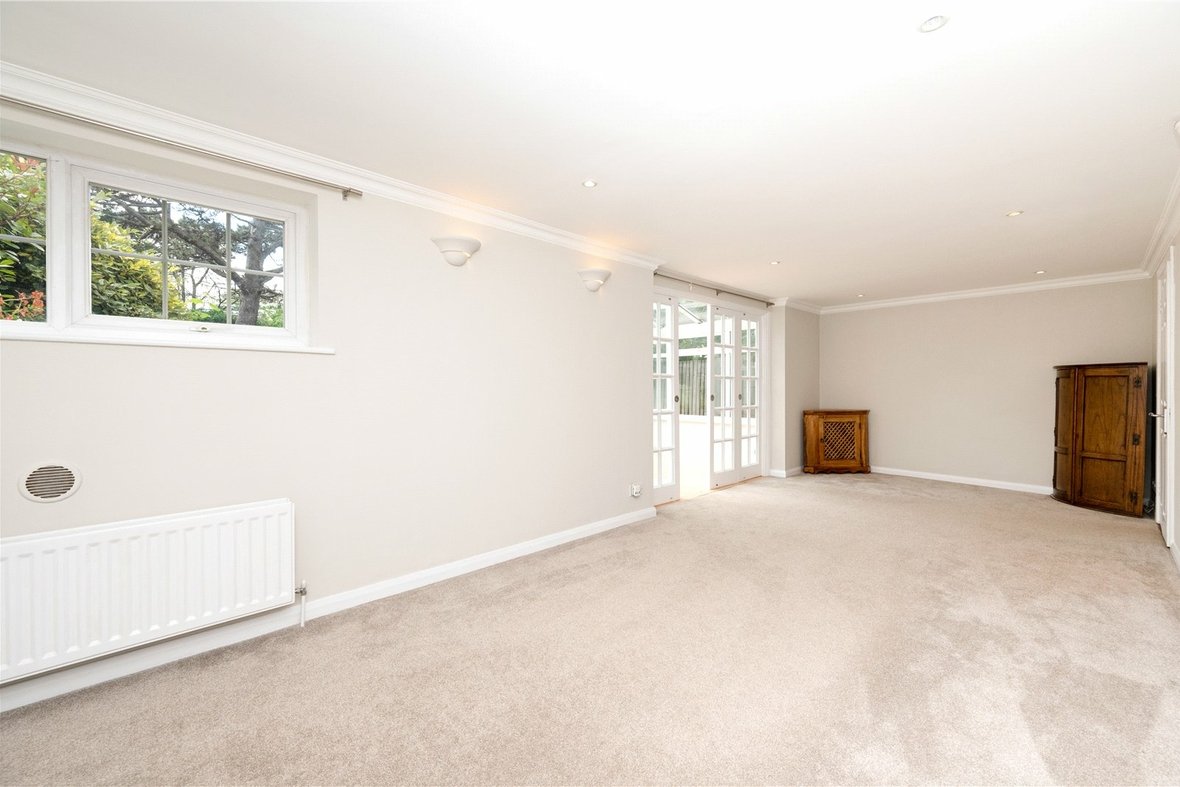 4 Bedroom House Let AgreedHouse Let Agreed in The Uplands, Bricket Wood, St. Albans - View 5 - Collinson Hall