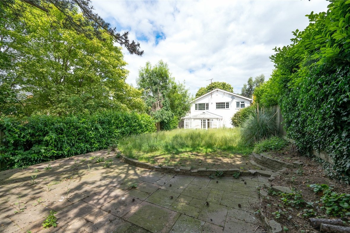 4 Bedroom House Let in The Uplands, Bricket Wood, St. Albans - View 3 - Collinson Hall