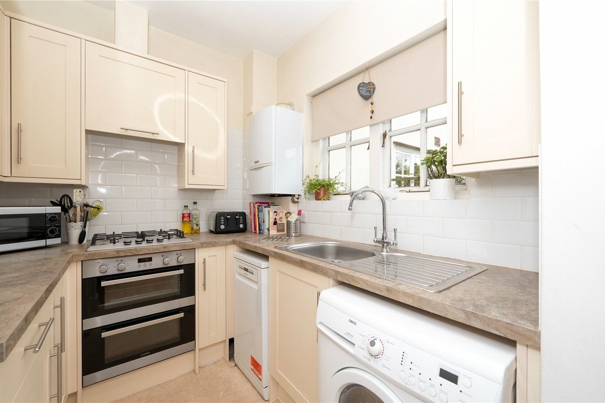 1 Bedroom Apartment Let in Avenue Road, St. Albans, Hertfordshire - View 3 - Collinson Hall