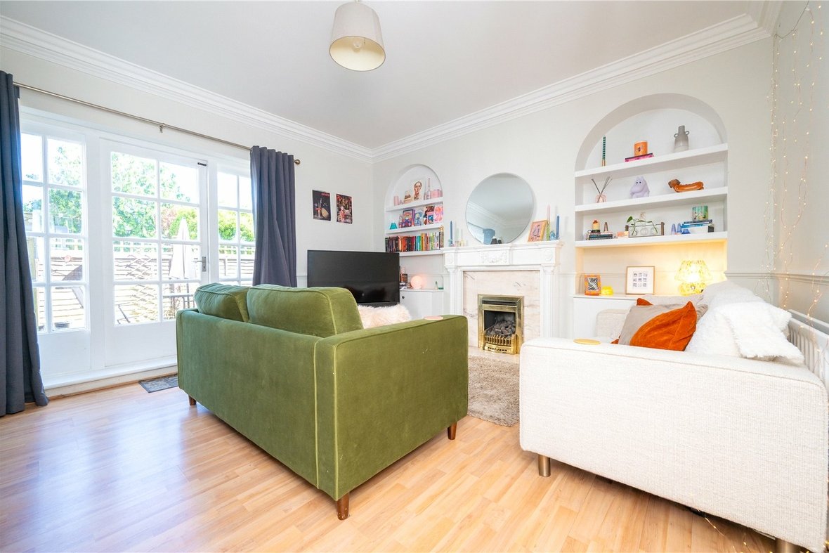 1 Bedroom Apartment LetApartment Let in Avenue Road, St. Albans, Hertfordshire - View 2 - Collinson Hall