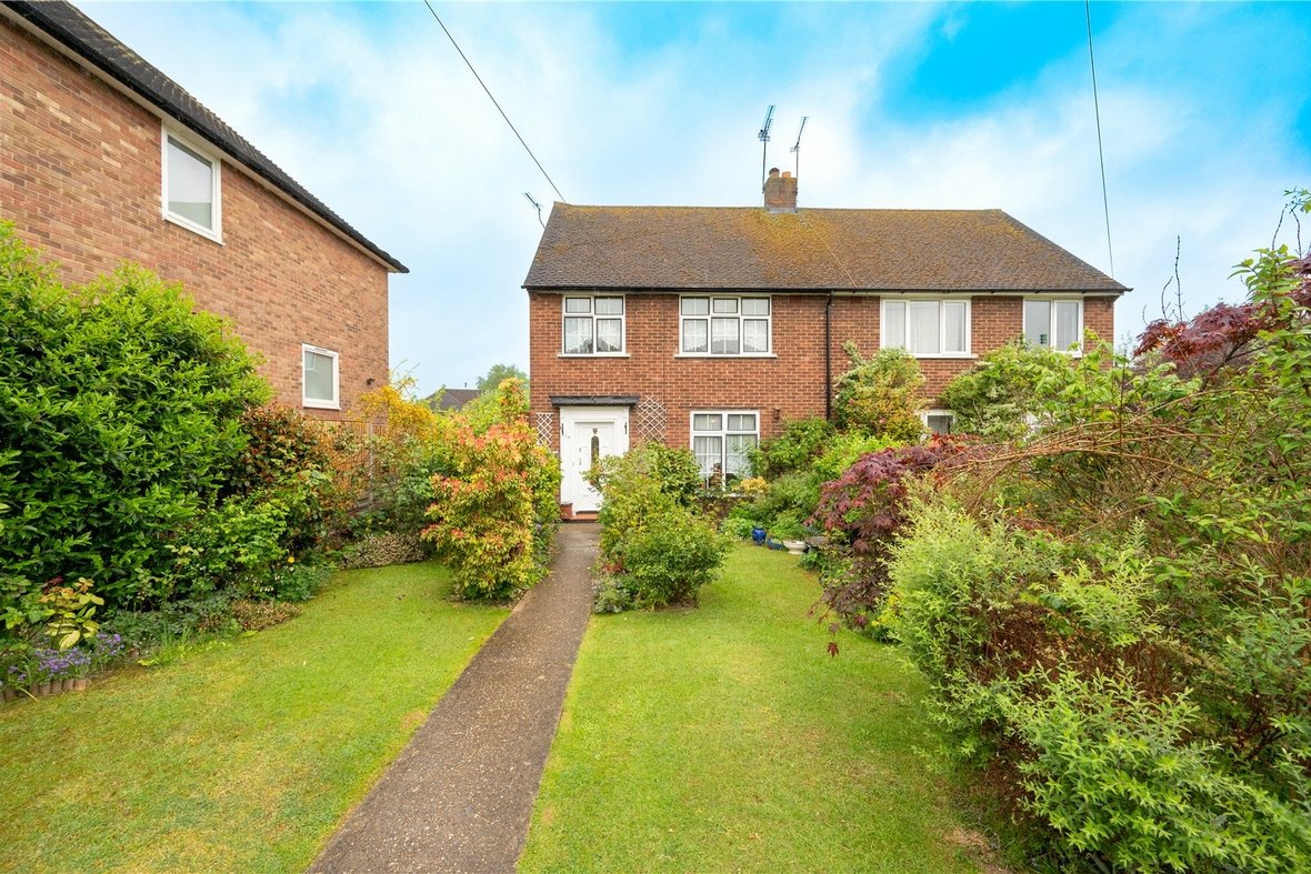3 Bedroom House Sold Subject to Contract in Priory Walk, St. Albans, Hertfordshire - View 14 - Collinson Hall