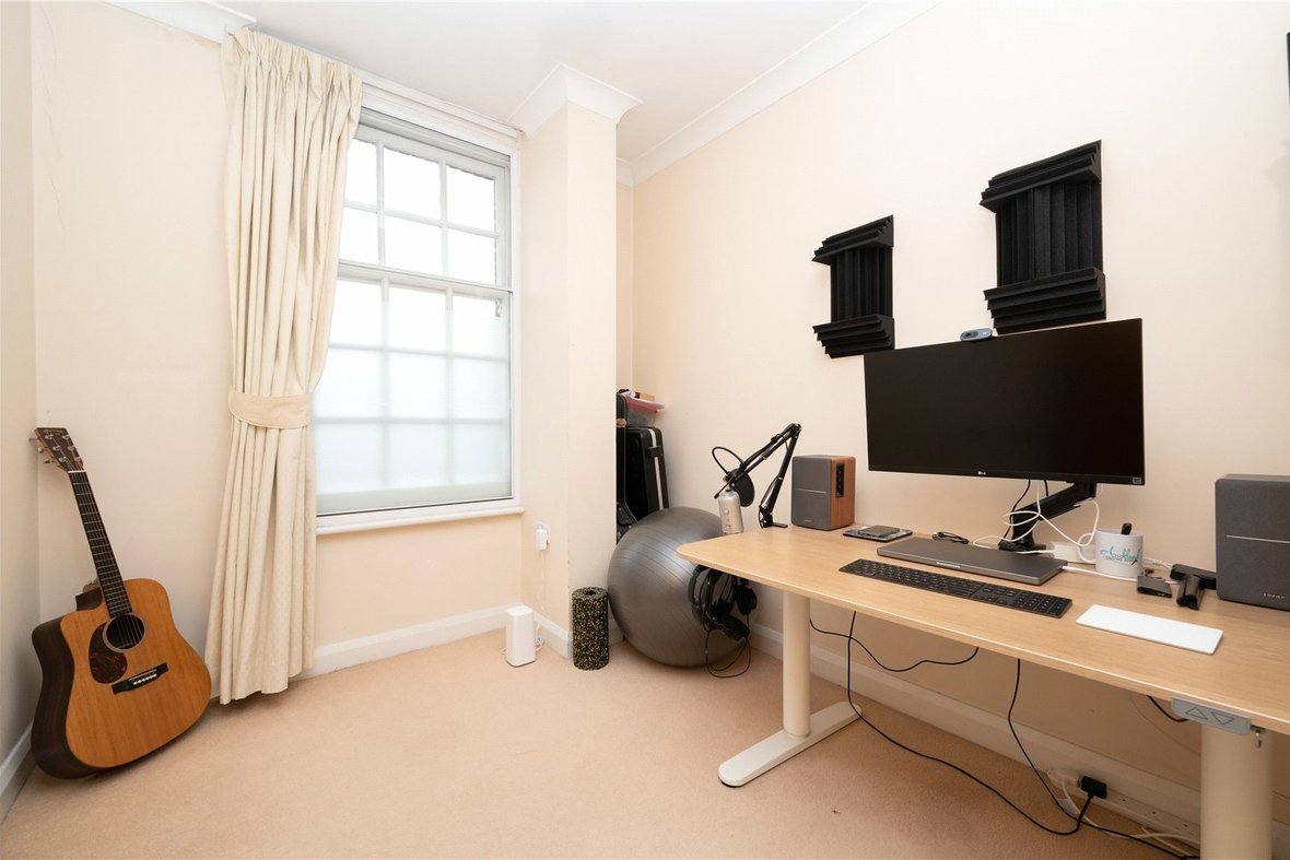 2 Bedroom Apartment Let AgreedApartment Let Agreed in Victoria Street, St. Albans, Hertfordshire - View 9 - Collinson Hall