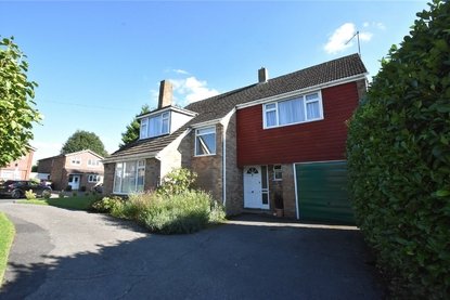 4 Bedroom House Let Agreed in Farringford Close, St. Albans, Hertfordshire - Collinson Hall