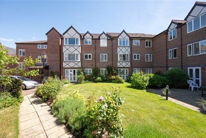 1 Bedroom Apartment Sold Subject to Contract in Davis Court, Marlborough Road, St. Albans - Collinson Hall