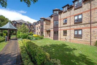 1 Bedroom Apartment For Sale in Hatfield Road, St. Albans, Hertfordshire - Collinson Hall