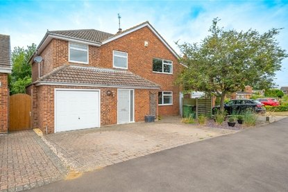5 Bedroom House New Instruction in Hawthorn Way, St. Albans, Hertfordshire - Collinson Hall