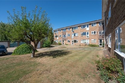 1 Bedroom Apartment To LetApartment To Let in Cumberland Court, Carlisle Avenue, St. Albans - Collinson Hall