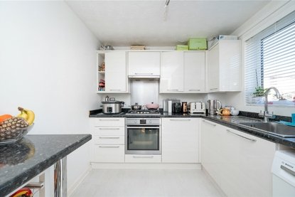 2 Bedroom House For SaleHouse For Sale in Belvedere Gardens, Watford Road, St. Albans - Collinson Hall