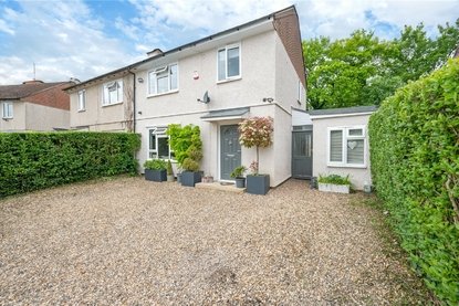 3 Bedroom House Sold Subject to ContractHouse Sold Subject to Contract in Oliver Close, Park Street, St. Albans - Collinson Hall