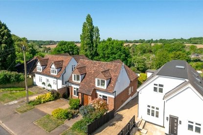 3 Bedroom House For SaleHouse For Sale in Mount Drive, Park Street, St. Albans - Collinson Hall