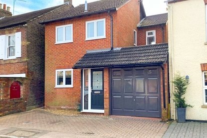 3 Bedroom House To LetHouse To Let in Branch Road, Park Street, St Albans - Collinson Hall