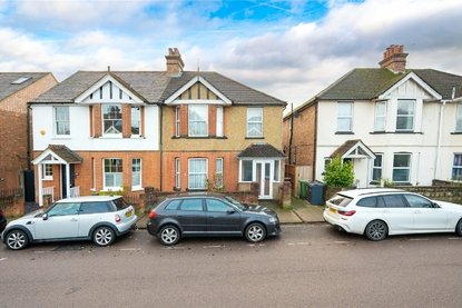 4 Bedroom House For SaleHouse For Sale in Brampton Road, St. Albans, Hertfordshire - Collinson Hall