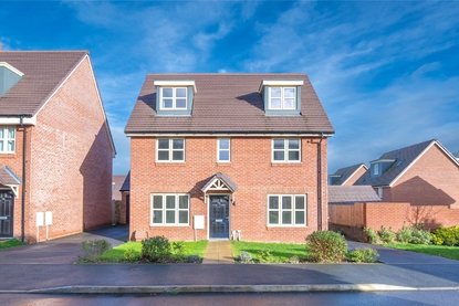 5 Bedroom House For SaleHouse For Sale in Osprey Drive, St. Albans, Hertfordshire - Collinson Hall