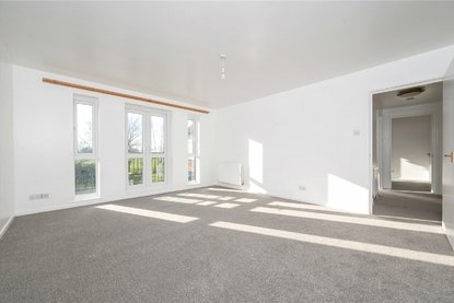2 Bedroom Apartment LetApartment Let in Windsor Court, Park View Close, St. Albans - Collinson Hall