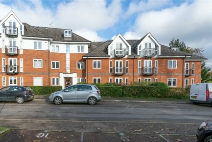 2 Bedroom Apartment Let AgreedApartment Let Agreed in Windsor Court, Park View Close, St. Albans - Collinson Hall