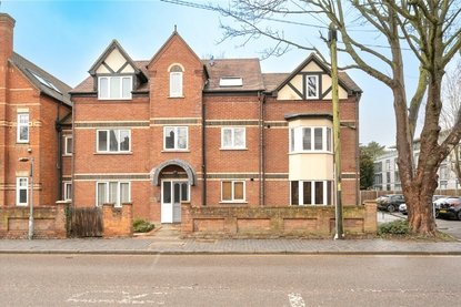2 Bedroom Apartment LetApartment Let in Lemsford Road, St. Albans, Hertfordshire - Collinson Hall
