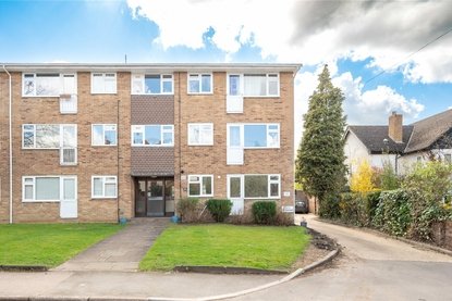 1 Bedroom Apartment To LetApartment To Let in Cumberland Court, Carlisle Avenue, St. Albans - Collinson Hall