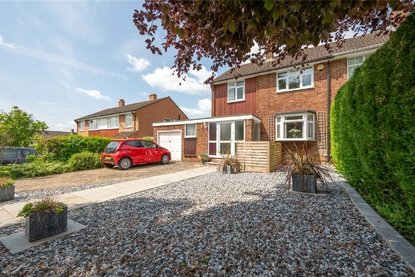 3 Bedroom House Sold Subject to ContractHouse Sold Subject to Contract in Rowlatt Drive, St. Albans, Hertfordshire - Collinson Hall