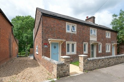 2 Bedroom House LetHouse Let in Frogmore, St. Albans, Hertfordshire - Collinson Hall