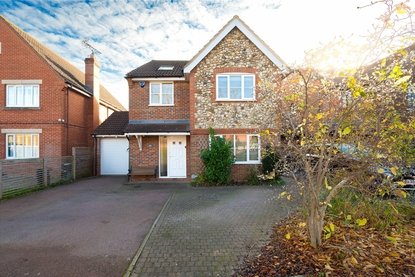 5 Bedroom House For SaleHouse For Sale in Forge End, St. Albans, Hertfordshire - Collinson Hall