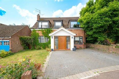 4 Bedroom House For SaleHouse For Sale in Jenkins Avenue, Bricket Wood, St. Albans - Collinson Hall