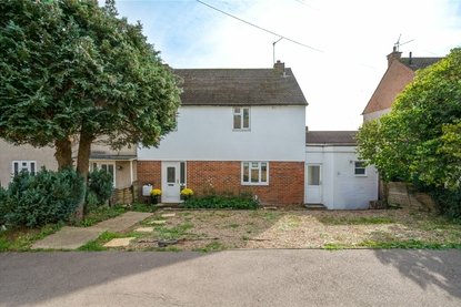 3 Bedroom House Let AgreedHouse Let Agreed in Wilga Road, Welwyn, Hertfordshire - Collinson Hall